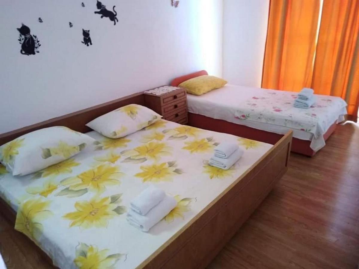 Apartments Miocic Ražanac Dış mekan fotoğraf
